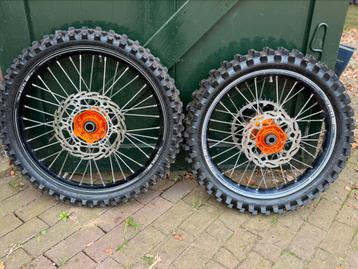 Nette KTM Haan A60 wielen Motomaster beschikbaar voor biedingen