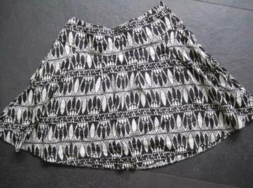 Leuke zwart / witte rok , maatje 40 beschikbaar voor biedingen