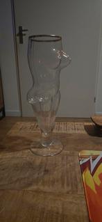 Unieke bierglas in de vorm van een vrouwenlichaam, Overige kleuren, 50 tot 75 cm, Ophalen of Verzenden, Glas