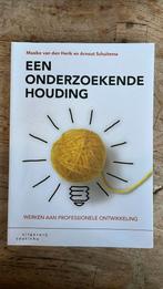 Maaike van den Herik - Een onderzoekende houding, Maaike van den Herik; Arnout Schuitema, Ophalen of Verzenden, Zo goed als nieuw