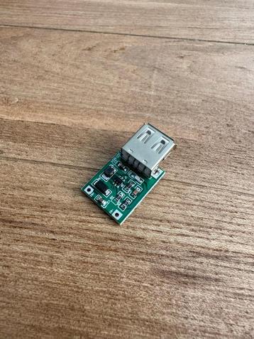 DC-DC Boost Converter 0.9V-5V naar 5V - Powerbank module beschikbaar voor biedingen