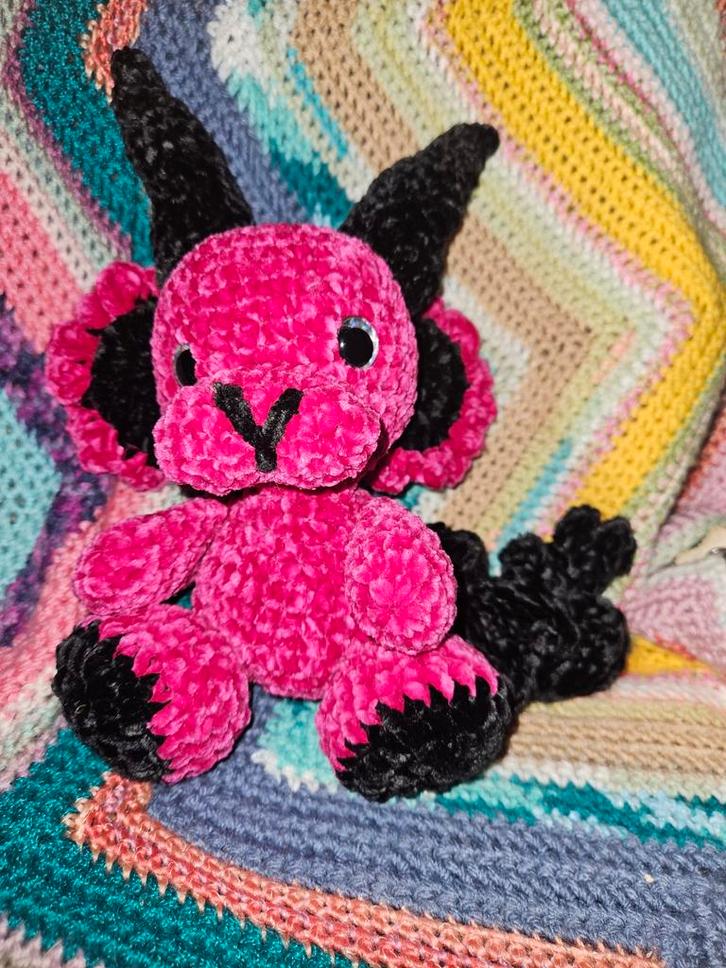 Handgemaakte Geit Knuffel - Grim Grinning Goat, Kinderen en Baby's, Speelgoed | Knuffels en Pluche, Nieuw, Overige typen, Ophalen of Verzenden