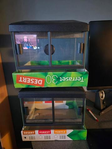 Ik verkoop mijn 2 terrariums beschikbaar voor biedingen