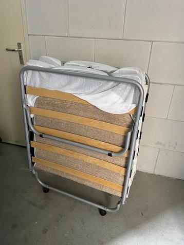 Opklapbed - ruimtebesparend! beschikbaar voor biedingen