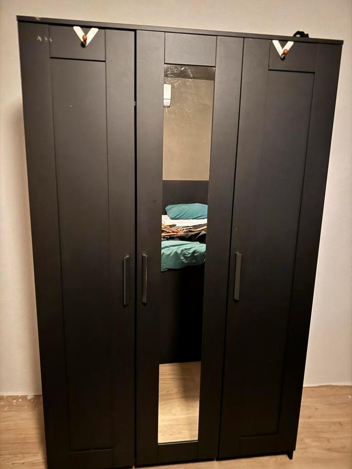 IKEA BRIMNES kledingkast 3 deuren - Zo goed als nieuw!, Huis en Inrichting, Kasten | Kledingkasten, Zo goed als nieuw, 150 tot 200 cm