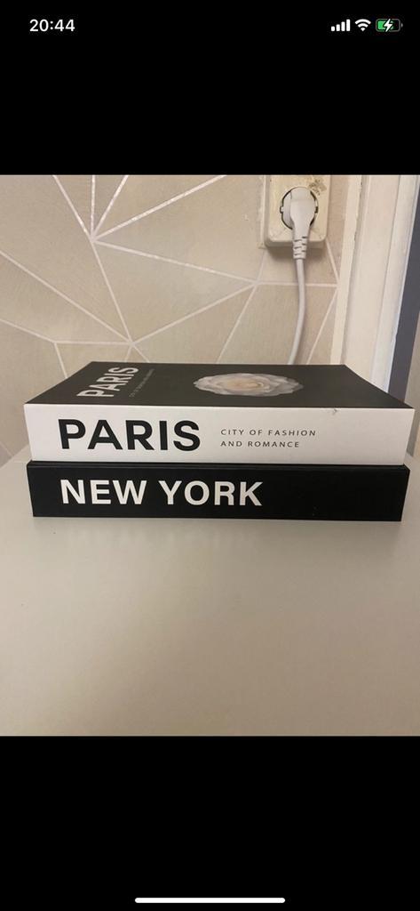 Decoratieve boeken Paris & New York – lege doosjes, Huis en Inrichting, Woonaccessoires | Klokken, Zo goed als nieuw, Verzenden