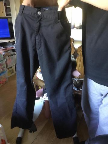 Zwarte dames broek XS ziet er als nieuw uit. beschikbaar voor biedingen