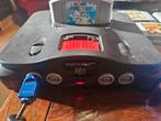 Nintendo 64 met 4 spellen, Spelcomputers en Games, Spelcomputers | Nintendo 64, Ophalen of Verzenden, Gebruikt, Met 2 controllers
