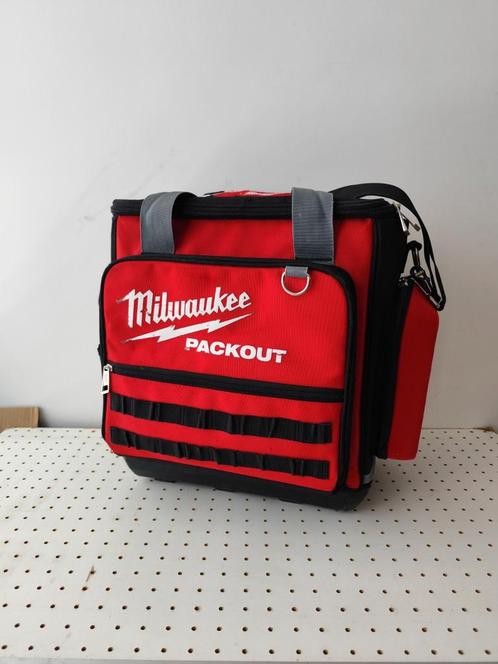 Milwaukee PACKOUT Tech Bag gereedschapstas, Doe-het-zelf en Verbouw, Gereedschapskisten, Zo goed als nieuw, Ophalen
