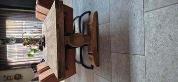 Nieuwe kloostertafel beschikbaar voor biedingen