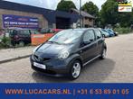 Toyota Aygo 1.0-12V AIRCO + NIEUWE APK!, Voorwielaandrijving, Gebruikt, 4 stoelen, 68 pk