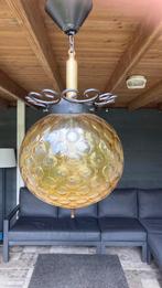 Vintage bol hanglamp met gele glazen kap.., Gebruikt, Vintage, Ophalen of Verzenden, Glas