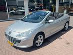 Peugeot 307 2.0 16v CC handgeschakeld LEER / ECC / TREKHAAK, Voorwielaandrijving, Gebruikt, 4 cilinders, Cabriolet