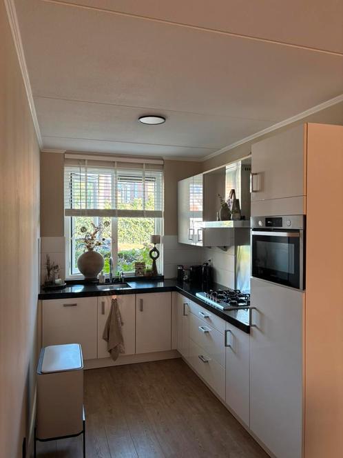 Complete keuken in nette staat (zelf demonteren), Huis en Inrichting, Keuken | Complete keukens, Gebruikt, Hoekkeuken, Wit, Graniet of Steen