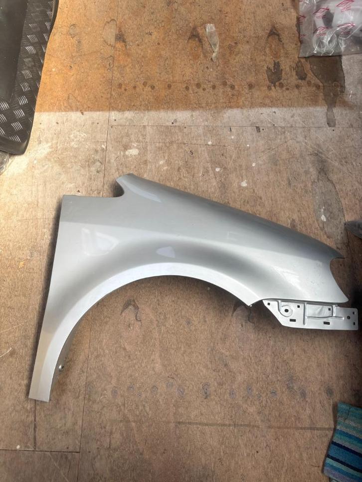 Voorscherm rechts - Volkswagen Touran 2003-2006, Auto-onderdelen, Carrosserie en Plaatwerk, Spatbord, Volkswagen, Voor, Rechts