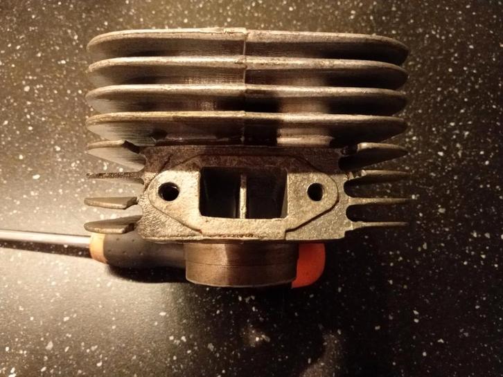 Geforceerd gekoelde cilinder., Fietsen en Brommers, Brommeronderdelen | Kreidler, Gebruikt, Cilinder, Ophalen of Verzenden