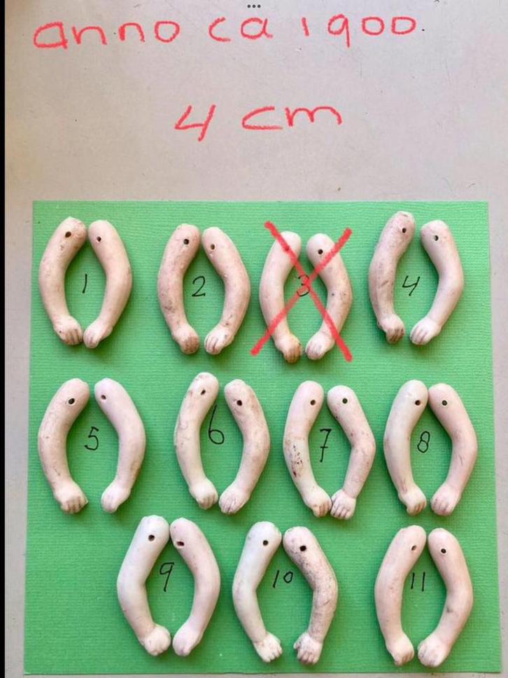 🌿Pop,”KLEINE ANTIEKE PORSELEINEN POPPEN ARMPJES ”🌿ca1900, Antiek en Kunst, Antiek | Speelgoed, Verzenden