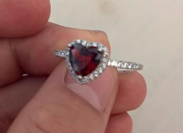 Pandora Ring beschikbaar voor biedingen
