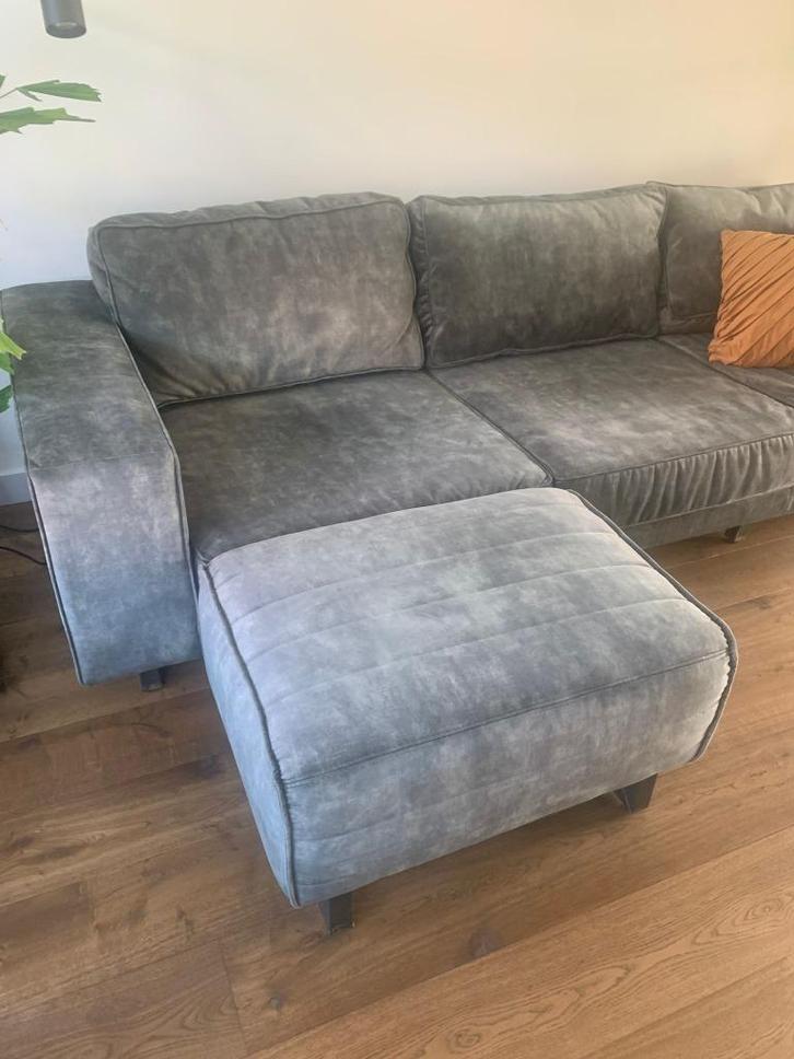 Nu in prijs verlaagd! Velvet 3,5-zits bank + hocker, Huis en Inrichting, Banken | Bankstellen, Zo goed als nieuw, Rechte bank