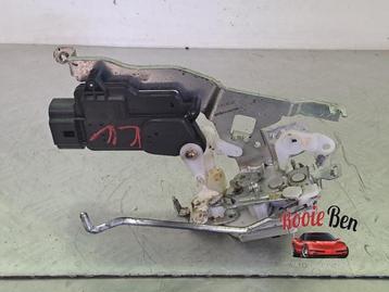 Deurslot Mechaniek 4Deurs links-voor van een Suzuki Alto beschikbaar voor biedingen