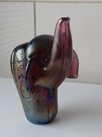 Mtarfa Malta iriserende glas olifant. 13.7cm hoogte., Ophalen of Verzenden