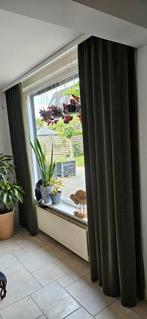 Groene velours gordijnen, Huis en Inrichting, Stoffering | Gordijnen en Lamellen, Ophalen of Verzenden, Zo goed als nieuw, 200 cm of meer