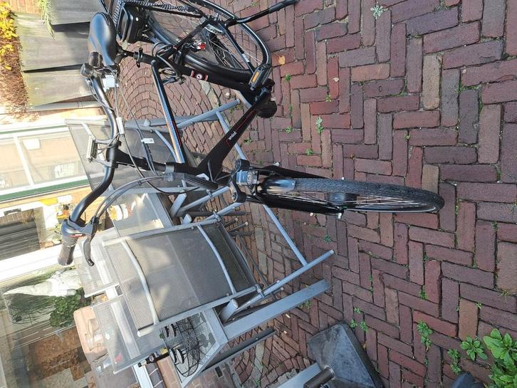 Zeer nette elektrische herenfiets, Fietsen en Brommers, Fietsen | Tandems, Zo goed als nieuw, Minder dan 10 versnellingen, 57 tot 61 cm