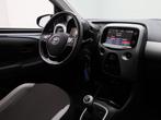 Toyota Aygo 1.0 VVT-i 5 Deurs X-play | CAMERA | 15" | ONDERH, Voorwielaandrijving, Euro 5, Stof, Gebruikt