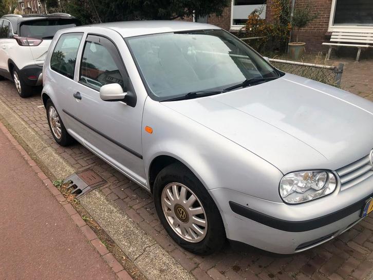 Volkswagen Golf 1.4 55KW 1999 Grijs 225000 km  opteller, Auto's, Volkswagen, Particulier, Golf, ABS, Airbags, Centrale vergrendeling