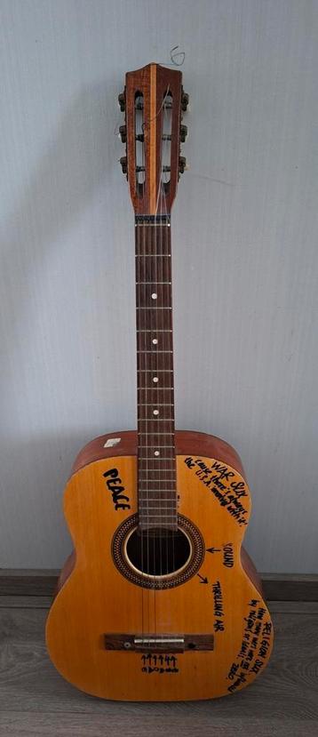 Clarissa Italiaanse gitaar 1973 flower power periode  beschikbaar voor biedingen