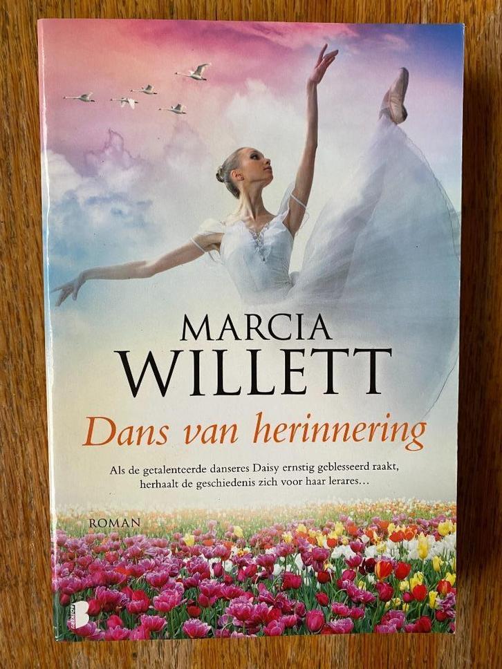 Marcia Willett - Dans van herinnering, Boeken, Romans, Zo goed als nieuw, Nederland, Ophalen of Verzenden