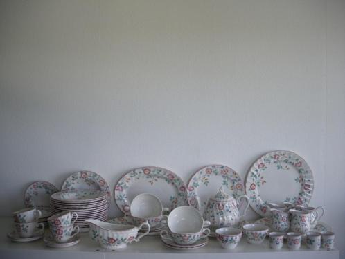 Churchill Brair Rose servies, Huis en Inrichting, Keuken | Servies, Zo goed als nieuw, Bord(en), Overige stijlen, Porselein, Ophalen of Verzenden