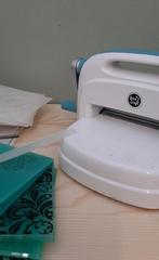 Snij en embossing machine van Love 2 craft, Ophalen of Verzenden, Gebruikt, Overige thema's, Pons of Mal