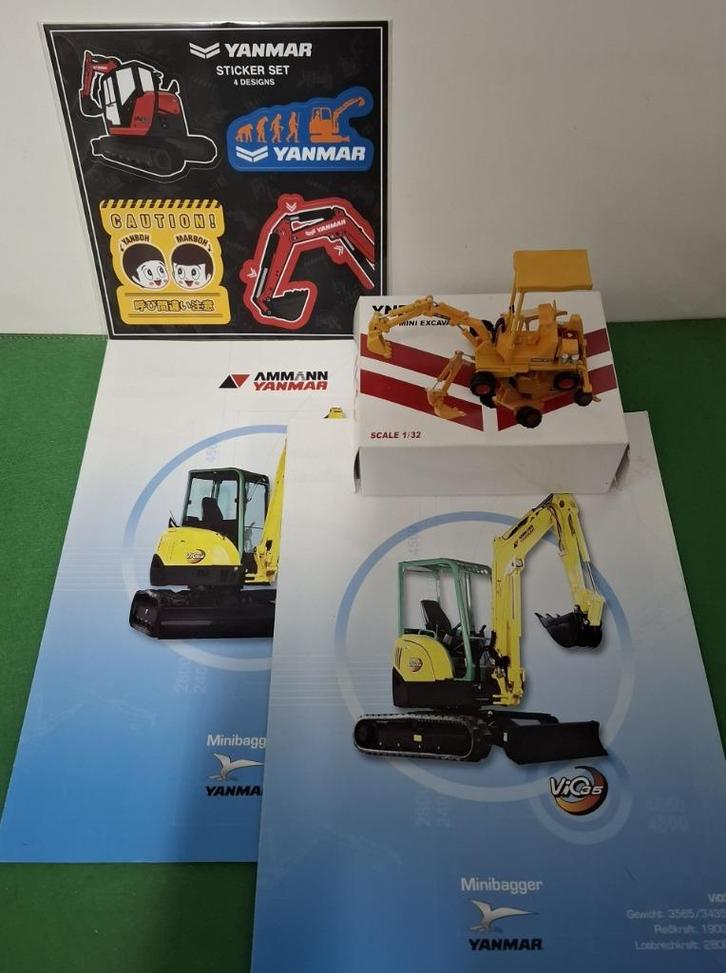 Yanmar YNB300 minigraver + stickerset + folders, Hobby en Vrije tijd, Modelauto's | 1:32, Nieuw, Tractor of Landbouw, Overige merken