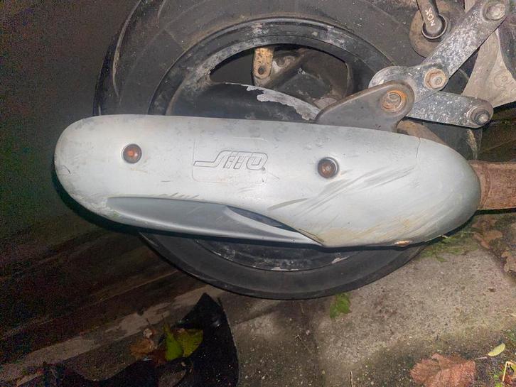 SITO uitlaat Peugeot verticaal, Fietsen en Brommers, Brommeronderdelen | Scooters, Zo goed als nieuw, Peugeot, Uitlaat, Ophalen