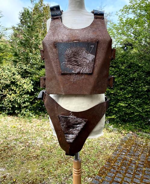 Ijzeren kostuum set met leren riemen, Hobby en Vrije tijd, Kostuums, Theaterbenodigdheden en LARP, Gebruikt, Overige typen, Ophalen of Verzenden