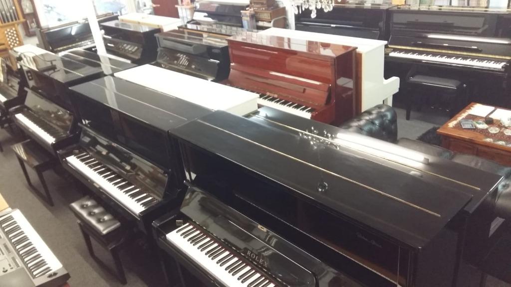 Bij Piano Center Roosendaal Koopt u voordelig uw Piano!, Muziek en Instrumenten, Piano's, Zo goed als nieuw, Piano, Zwart, Hoogglans