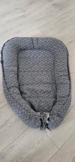 BABYNESTJE ANTRACIET GRIJS/ ZWARTE PRINT, Kinderen en Baby's, Ophalen of Verzenden, Zo goed als nieuw