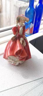 Royal Doulton  beeldje damesfiguur, Verzamelen, Beelden en Beeldjes, Ophalen, Zo goed als nieuw, Mens