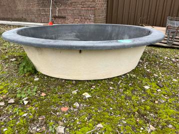 Grote ronde waterbak / vijver  160cm breed. beschikbaar voor biedingen