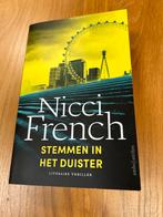 Nicci French - Stemmen in het duister, Boeken, Thrillers, Ophalen of Verzenden, Zo goed als nieuw, Nederland