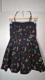 Hell Bunny aardbeien jurkje in maat S, Kleding | Dames, Zwart, Ophalen of Verzenden, Zo goed als nieuw, Maat 36 (S)
