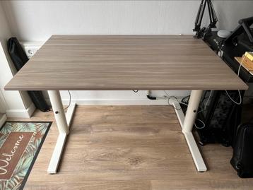 Te koop Gispen verstelbaar bureau 120x80 beschikbaar voor biedingen