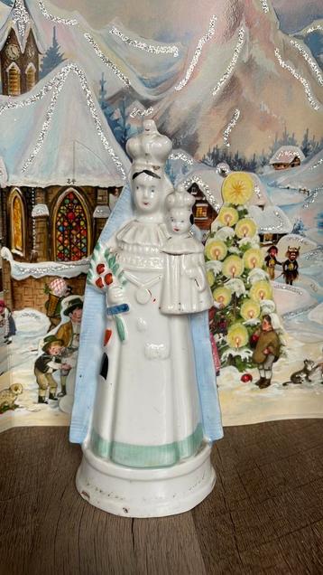 Oud porselein beeldje Madonna beschikbaar voor biedingen