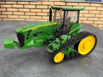 John Deere 8330 T rupstrekker Ertl 1/16 beschikbaar voor biedingen