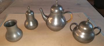 Antiek Tinnen Servies Set beschikbaar voor biedingen