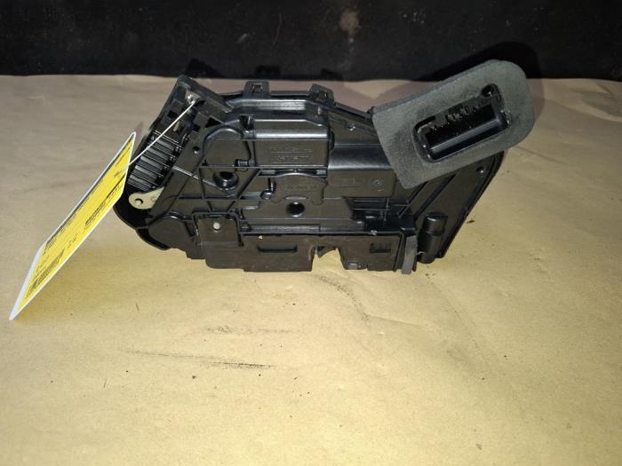 Deurslot Mechaniek 2Deurs rechts van een Volkswagen Caddy, Auto-onderdelen, Carrosserie en Plaatwerk, Volkswagen, Gebruikt, 3 maanden garantie