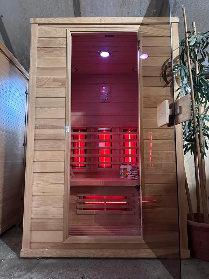 COMBI SAUNA INFRAROOD MET OPGIETKACHEL GRATIS BEZORGD! 🚚, Sport en Fitness, Sauna, Zo goed als nieuw, Complete sauna, Fins of Traditioneel