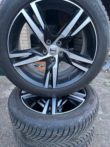 Volvo Xc40 (V90cc-Lynk&Co) winter en zomerset beschikbaar voor biedingen