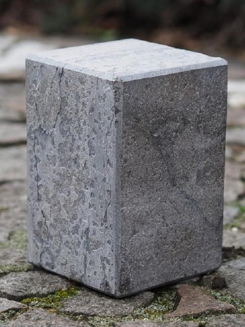 SOKKEL / ZUIL/ natuursteen / 15 cm hoog, Huis en Inrichting, Woonaccessoires | Zuilen en Pilaren, Nieuw, Ophalen of Verzenden